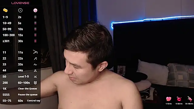 Snapshot of andrewmhilton_ chatting on 09-13-25, 05:18 andrewmhilton online show from 09-13-25, 05:18