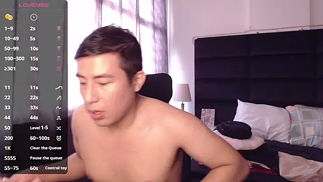 Snapshot of andrewmhilton_ chatting on 09-13-25, 05:24 andrewmhilton online show from 09-13-25, 05:24