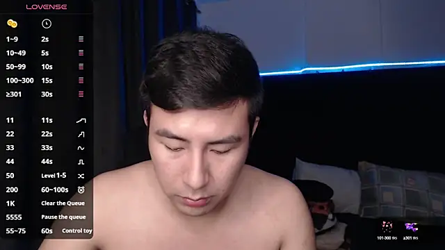 Snapshot of andrewmhilton_ chatting on 09-15-25, 05:07 andrewmhilton online show from 09-15-25, 05:07