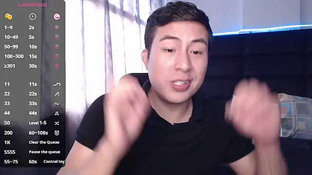 Snapshot of andrewmhilton_ chatting on 09-15-25, 05:13 andrewmhilton online show from 09-15-25, 05:13