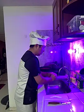 Snapshot of andrewmhilton_ chatting on 09-17-25, 06:53 andrewmhilton online show from 09-17-25, 06:53