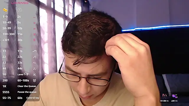 Snapshot of andrewmhilton_ chatting on 09-24-25, 10:02 andrewmhilton online show from 09-24-25, 10:02