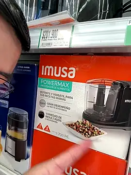 Snapshot of andrewmhilton_ chatting on 10-22-25, 06:07 andrewmhilton online show from 10-22-25, 06:07