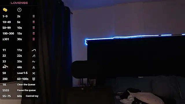 Snapshot of andrewmhilton_ chatting on 10-26-25, 06:08 andrewmhilton online show from 10-26-25, 06:08