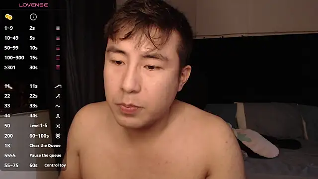 Snapshot of andrewmhilton_ chatting on 10-27-25, 05:44 andrewmhilton online show from 10-27-25, 05:44