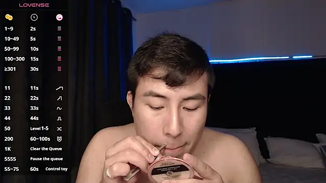 Snapshot of andrewmhilton_ chatting on 11-05-25, 06:02 andrewmhilton online show from 11-05-25, 06:02