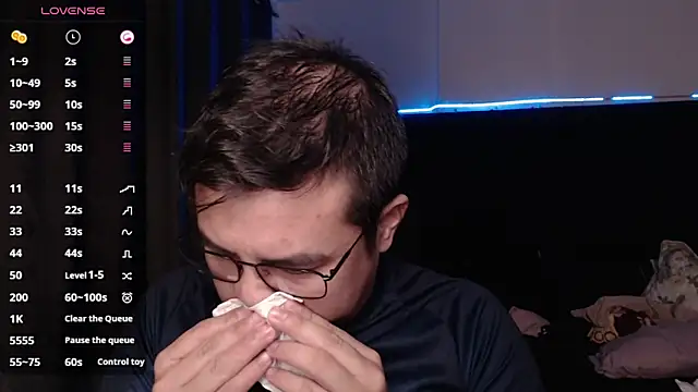 Snapshot of andrewmhilton_ chatting on 11-08-25, 06:24 andrewmhilton online show from 11-08-25, 06:24