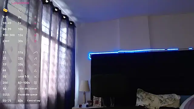 Snapshot of andrewmhilton_ chatting on 11-09-25, 06:06 andrewmhilton online show from 11-09-25, 06:06