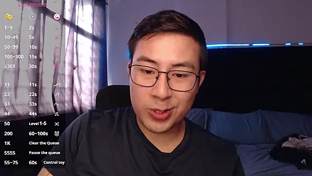 Snapshot of andrewmhilton_ chatting on 11-11-25, 09:26 andrewmhilton online show from 11-11-25, 09:26