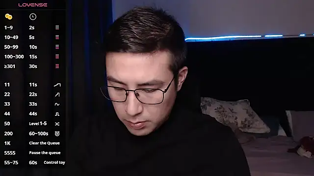 Snapshot of andrewmhilton_ chatting on 11-15-25, 06:22 andrewmhilton online show from 11-15-25, 06:22