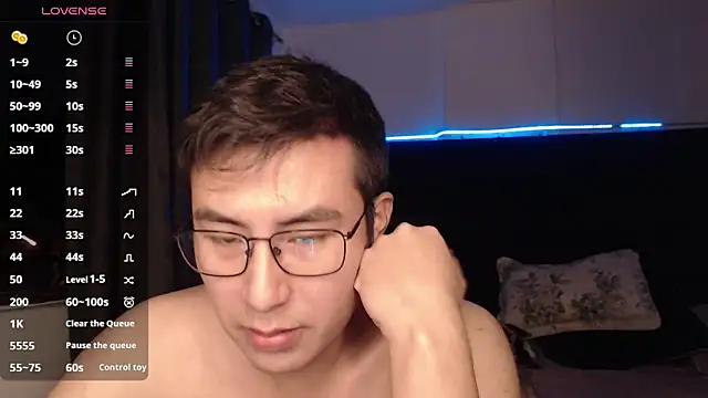 Snapshot of andrewmhilton_ chatting on 11-20-25, 04:23 andrewmhilton online show from 11-20-25, 04:23