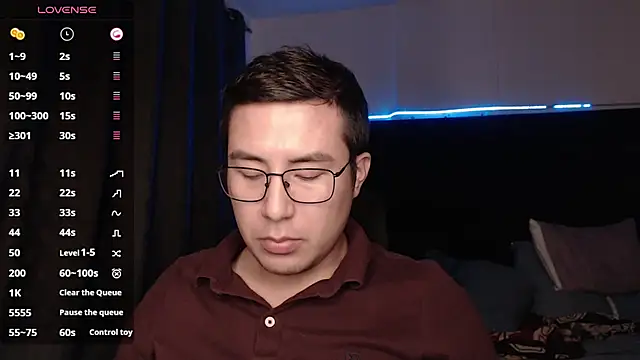 Snapshot of andrewmhilton_ chatting on 11-25-25, 05:29 andrewmhilton online show from 11-25-25, 05:29