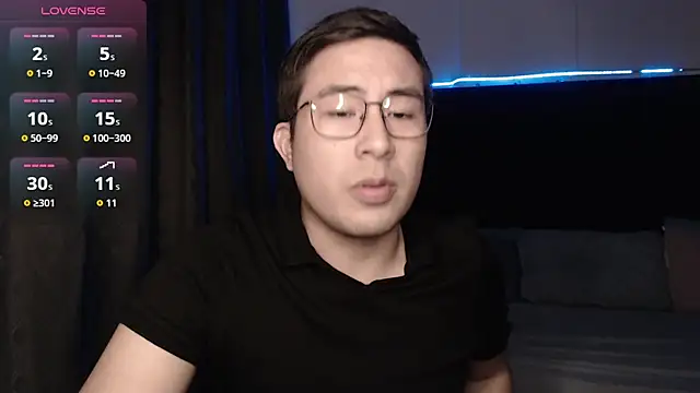 Snapshot of andrewmhilton_ chatting on 11-28-25, 06:27 andrewmhilton online show from 11-28-25, 06:27