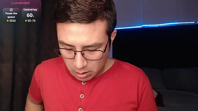 Snapshot of andrewmhilton_ chatting on 11-30-25, 05:33 andrewmhilton online show from 11-30-25, 05:33