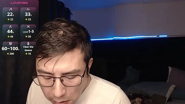 Snapshot of andrewmhilton_ chatting on 12-03-25, 03:58 andrewmhilton online show from 12-03-25, 03:58