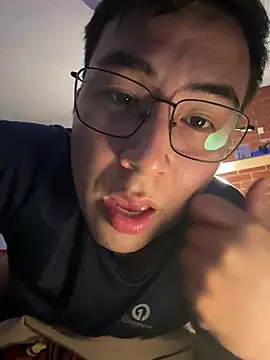 andrewmhilton  online show from 02-10-26, 07:34