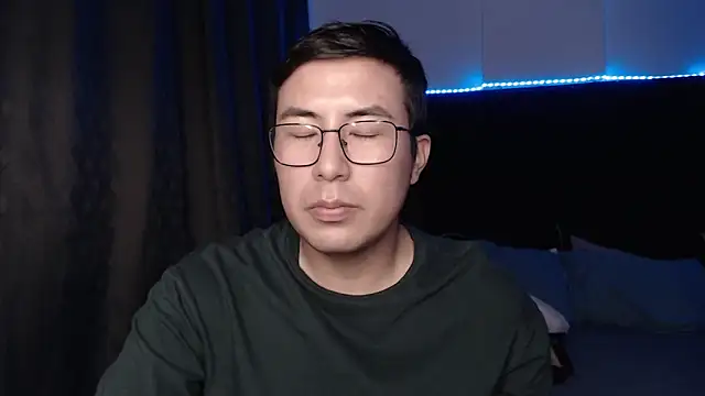 andrewmhilton  online show from 03-21-26, 05:56