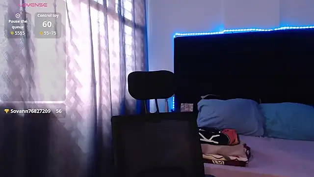 andrewmhilton  online show from 04-09-26, 06:35