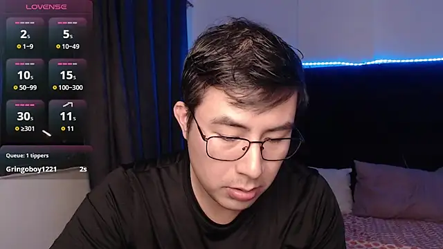 andrewmhilton  online show from 04-28-26, 05:12