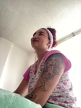 Snapshot of _Tammyy chatting on 02-28-25, 07:14  Tammyy online show from 02-28-25, 07:14