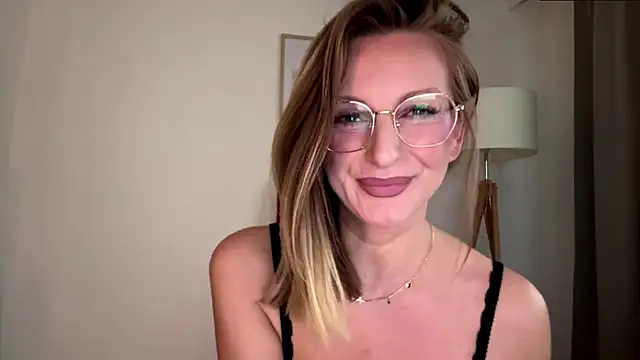 Snapshot of HornyJudith chatting on 12-17-25, 07:14 HornyJudith online show from 12-17-25, 07:14