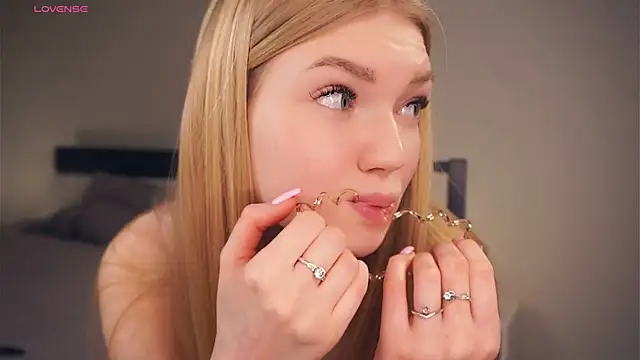 EllenReeves online show from 02-28-25, 12:42