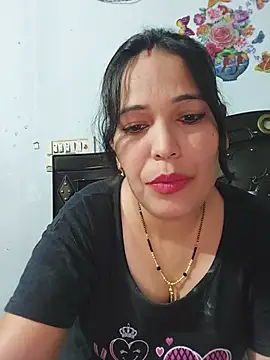 Poojabhabi101 online show from 06-18-26, 07:30