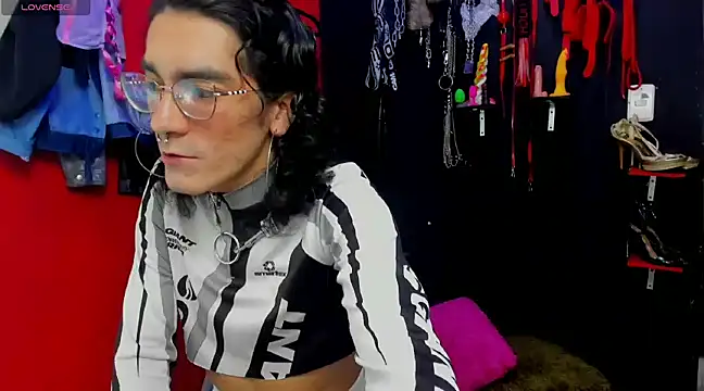 Snapshot of mal_x chatting on 02-05-25, 01:47 mal x online show from 02-05-25, 01:47