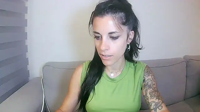 Snapshot of secretoeternoo chatting on 06-22-26, 10:40 secretoeternoo online show from 06-22-26, 10:40