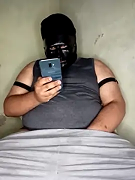 Snapshot of Kidding_Road chatting on 12-14-25, 03:34 Kidding Road online show from 12-14-25, 03:34