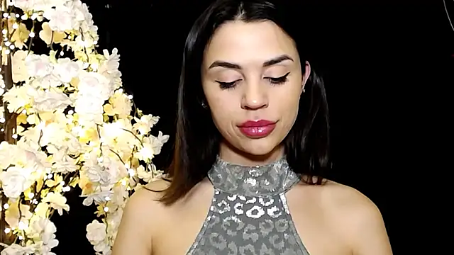 Snapshot of Mika_Gold chatting on 02-13-25, 05:54 Mika Gold online show from 02-13-25, 05:54