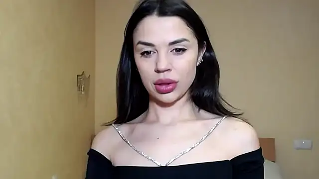 Snapshot of Mika_Gold chatting on 02-19-25, 11:38 Mika Gold online show from 02-19-25, 11:38