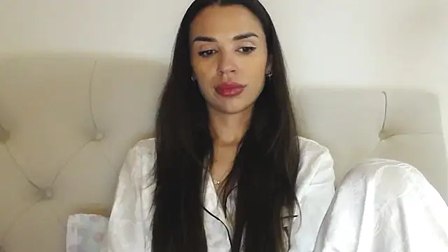 Snapshot of Mika_Gold chatting on 09-08-25, 06:29 Mika Gold online show from 09-08-25, 06:29