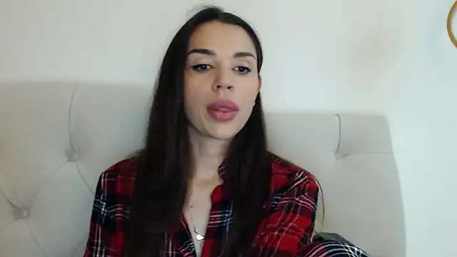 Snapshot of Mika_Gold chatting on 09-27-25, 05:51 Mika Gold online show from 09-27-25, 05:51