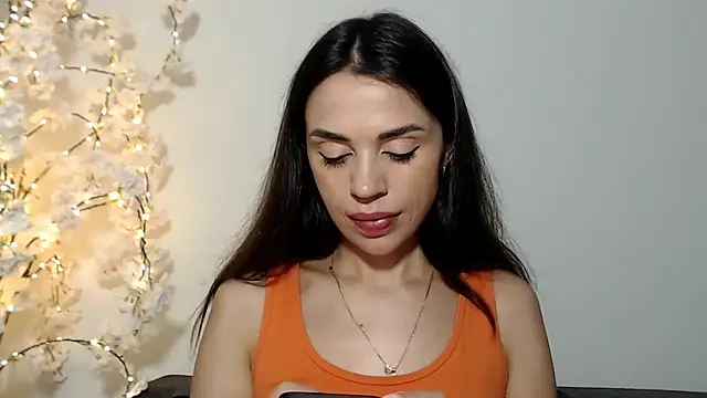 Snapshot of Mika_Gold chatting on 10-15-25, 11:43 Mika Gold online show from 10-15-25, 11:43