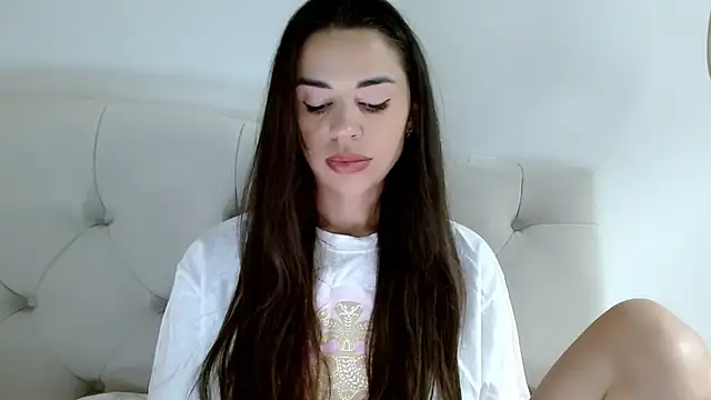 Snapshot of Mika_Gold chatting on 07-14-26, 12:00 Mika Gold online show from 07-14-26, 12:00
