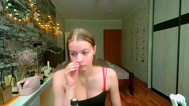 Snapshot of __Aphrodita__wow__ chatting on 03-15-26, 08:09 Aphrodita wow online show from 03-15-26, 08:09