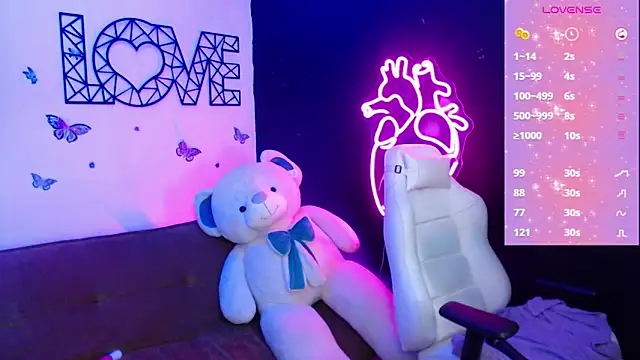 Snapshot of demyanderson_ chatting on 03-08-25, 10:02 demyanderson online show from 03-08-25, 10:02