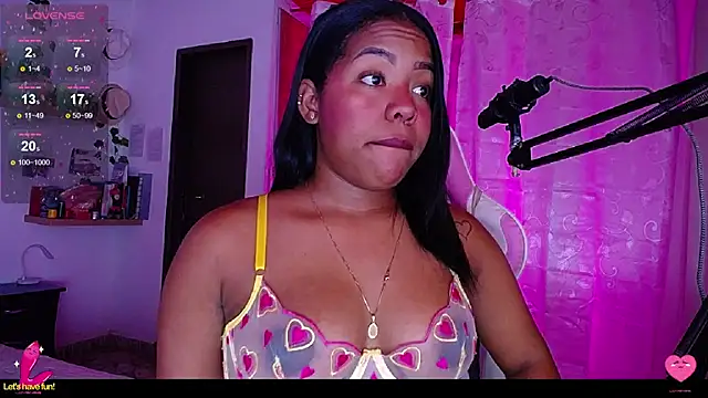 Snapshot of samanthaabloom chatting on 01-09-25, 12:35 samanthaabloom online show from 01-09-25, 12:35