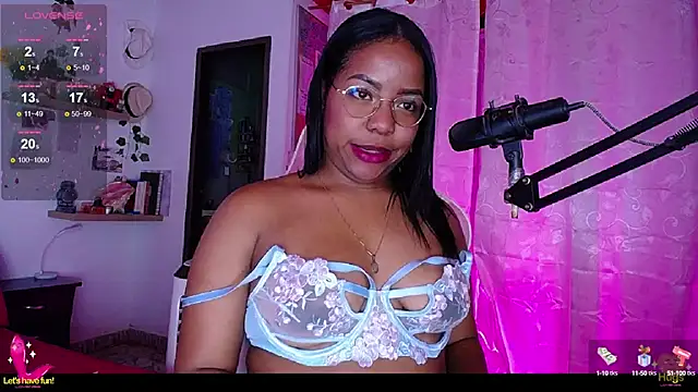 Snapshot of samanthaabloom chatting on 01-11-25, 02:30 samanthaabloom online show from 01-11-25, 02:30