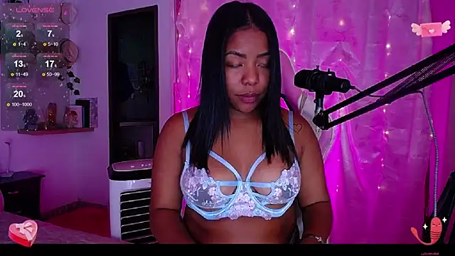 Snapshot of samanthaabloom chatting on 02-08-25, 01:54 samanthaabloom online show from 02-08-25, 01:54