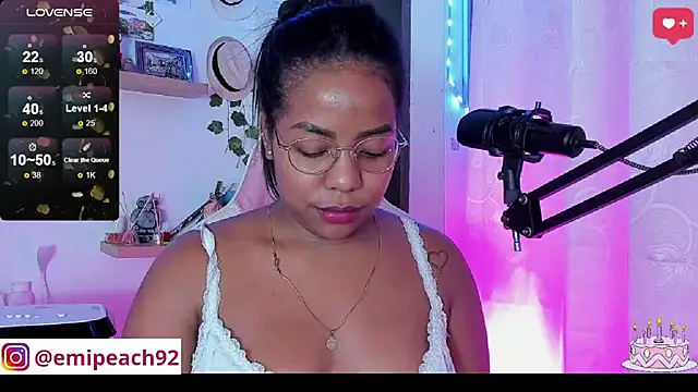 Snapshot of samanthaabloom chatting on 03-21-25, 04:17 samanthaabloom online show from 03-21-25, 04:17