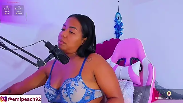 Snapshot of samanthaabloom chatting on 10-16-25, 12:00 samanthaabloom online show from 10-16-25, 12:00
