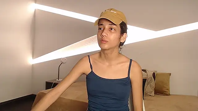 hot little bunny online show from 10-06-25, 09:12