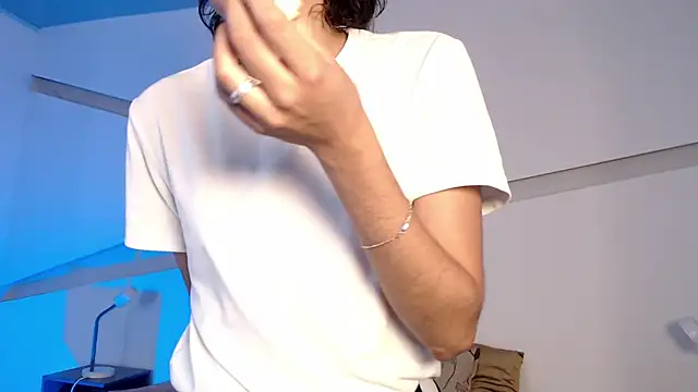 hot little bunny online show from 10-21-25, 08:53