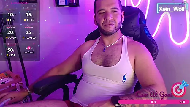 Snapshot of Xein_WoIf chatting on 03-15-25, 03:07 Xein WoIf online show from 03-15-25, 03:07