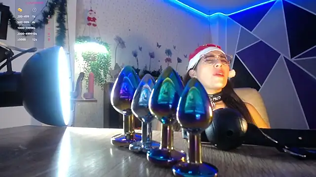 DaMikaela  online show from 12-16-25, 06:57