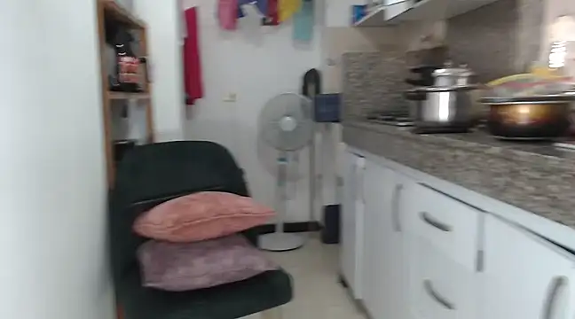 Snapshot of LiraRusso chatting on 02-19-25, 09:14 LiraRusso online show from 02-19-25, 09:14