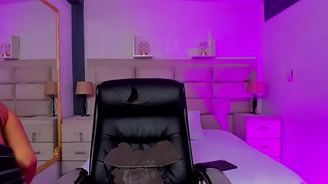 CinthiaCollins online show from 11-15-25, 08:38