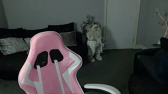 Snapshot of Red_firesquirt chatting on 12-09-24, 02:39 Red firesquirt online show from 12-09-24, 02:39